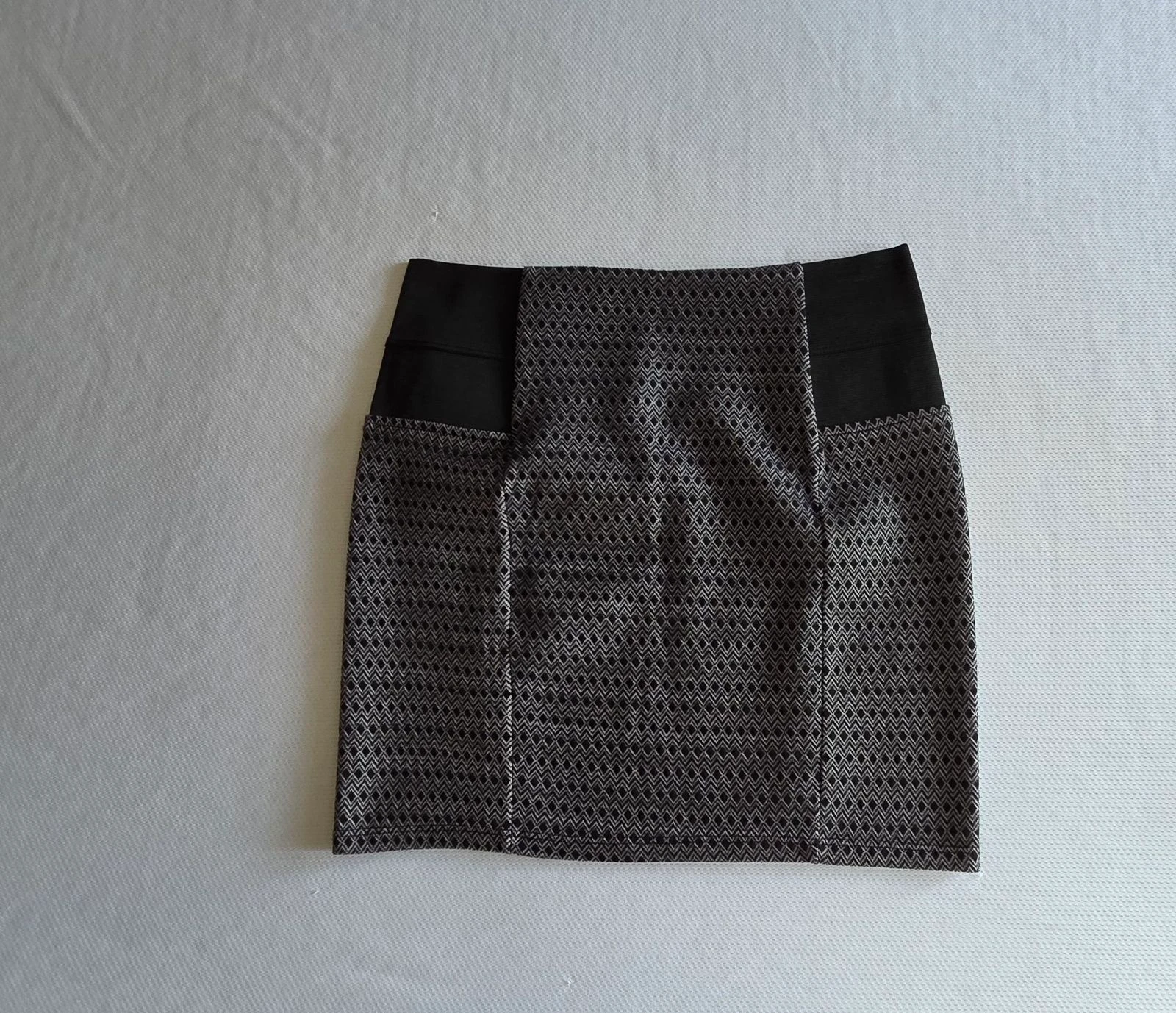 Falda corta gráfica S 36 Tally Weijl falda ajustada con motivos geométricos – photo 2